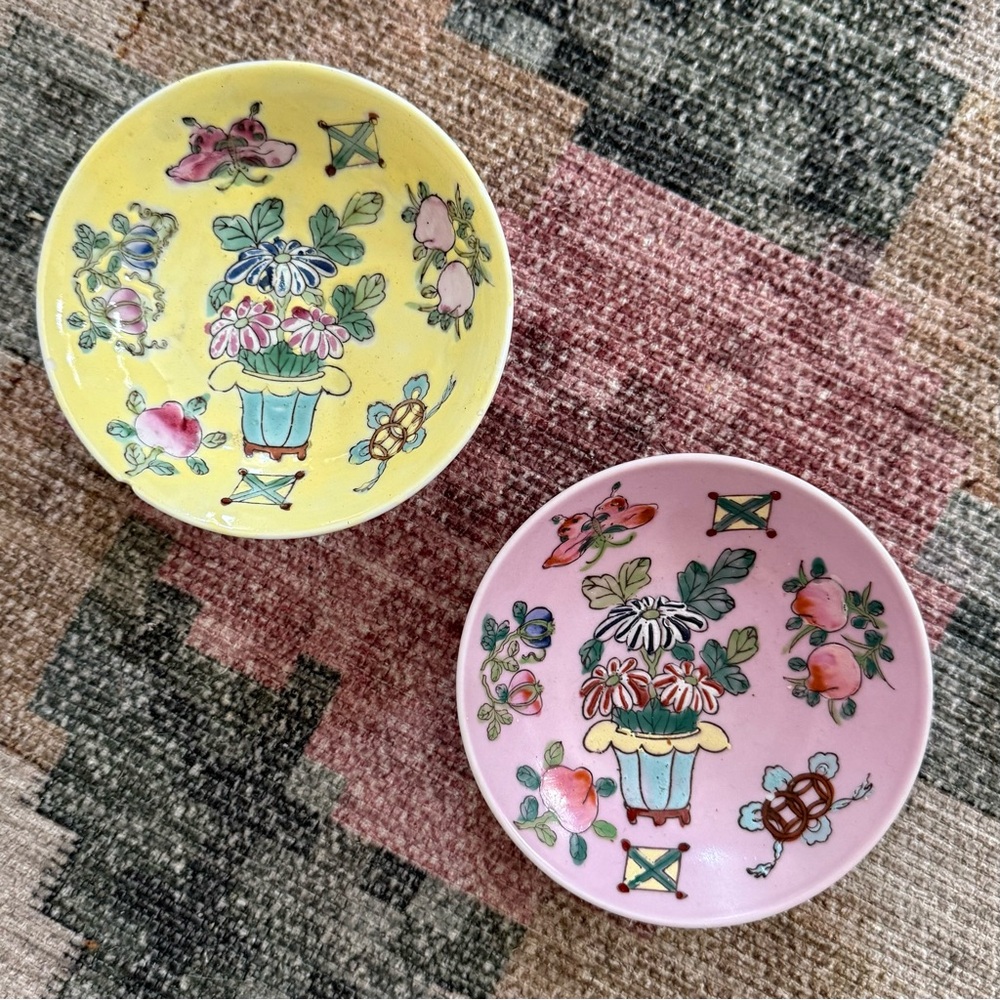 2 vintage chinoiserie bowls